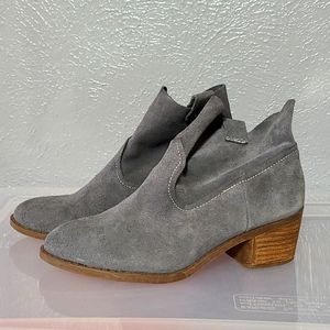 Heeled Suede Western Booties